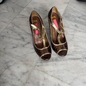 Betsey Johnson Elegant Brown and Gold Women's Shoes